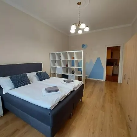 Alfoeldi Palace Apartamento *